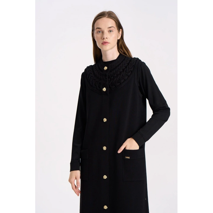 YAKASI SAÇ ÖRGÜLÜ YELEK - Siyah