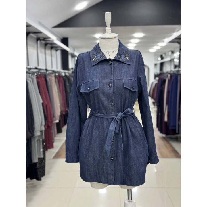 YAKASI VE SIRTI KELEBEK DESEN İŞLEMELİ KAP - Lacivert