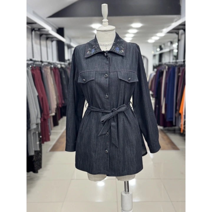 YAKASI VE SIRTI KELEBEK DESEN İŞLEMELİ KAP - Siyah