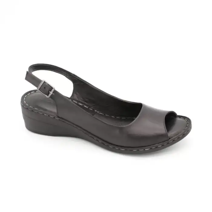 402 İZZ Hakiki Deri Bayan Sandalet Siyah