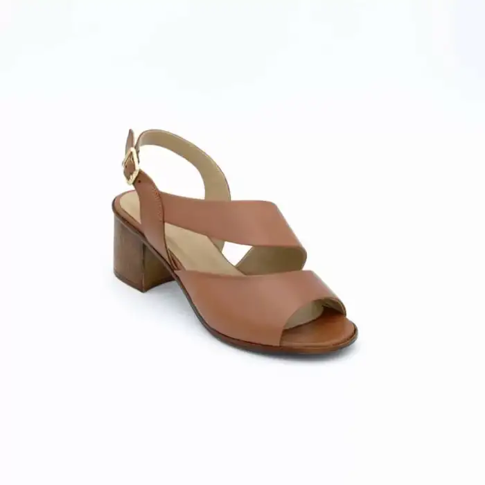 632 İZZ Hakiki Deri Bayan Sandalet Taba