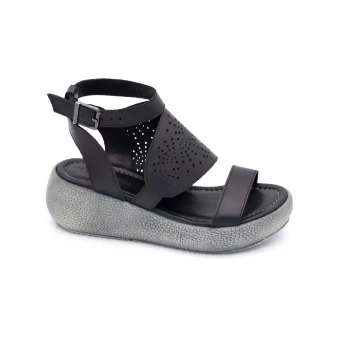 807 İZZ Hakiki Deri Bayan Sandalet Siyah