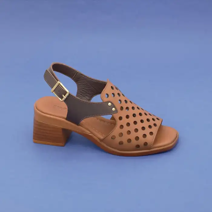 İZZ 12104 Hakiki Deri Bayan Sandalet 6 cm Taba