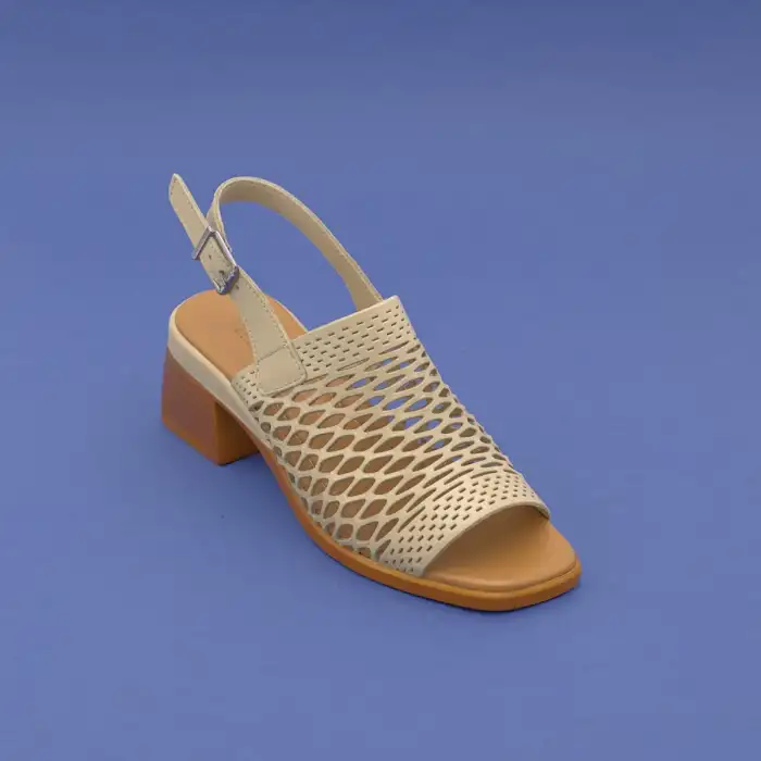 İZZ 12105 Hakiki Deri Bayan Sandalet 6 cm Bej