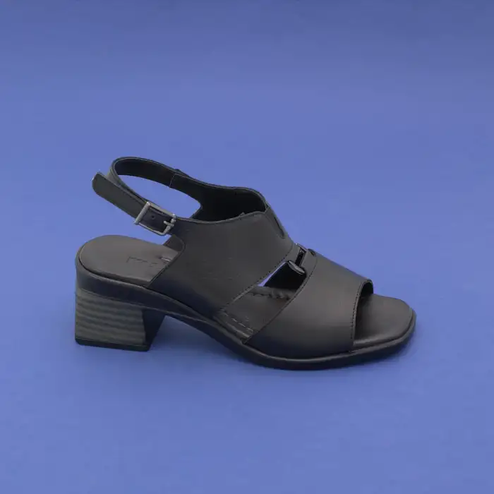 İZZ 12122 Hakiki Deri Bayan Sandalet 6 cm Siyah