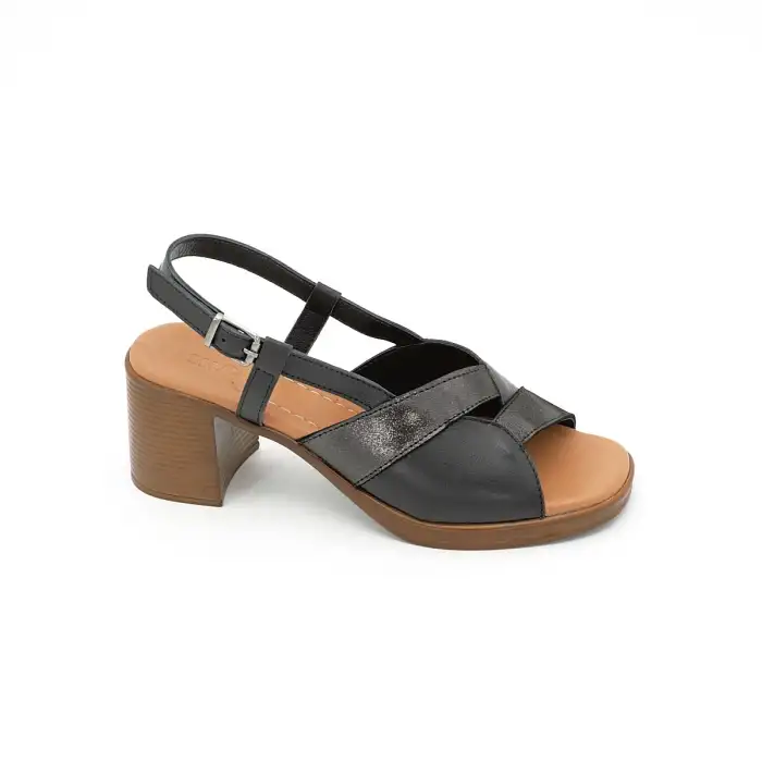 İZZ 13106 Hakiki Deri Bayan Sandalet 6 cm Siyah