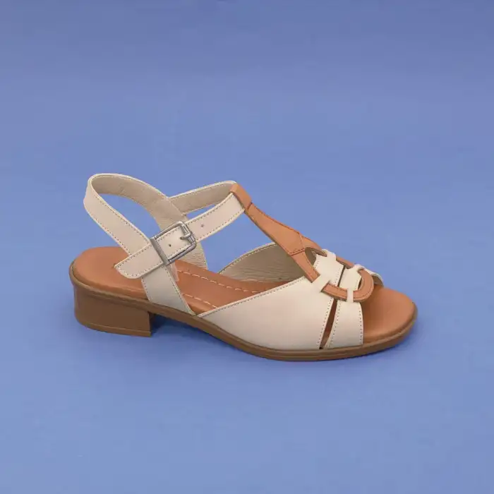 İZZ 6022 Hakiki Deri Bayan Sandalet 4 cm Bej