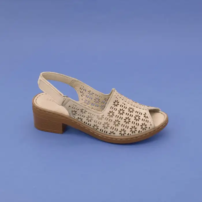 İZZ 9501 Hakiki Deri Bayan Sandalet 4cm Bej
