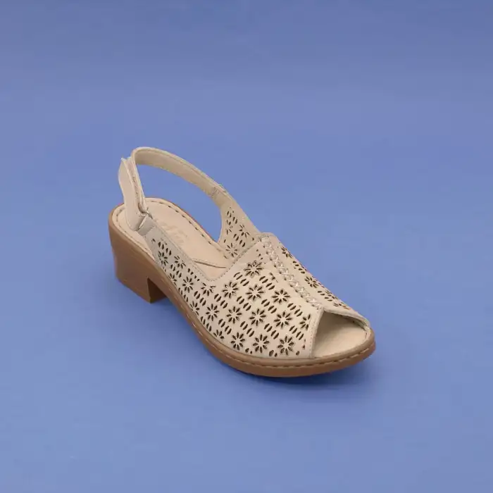 İZZ 9501 Hakiki Deri Bayan Sandalet 4cm Bej