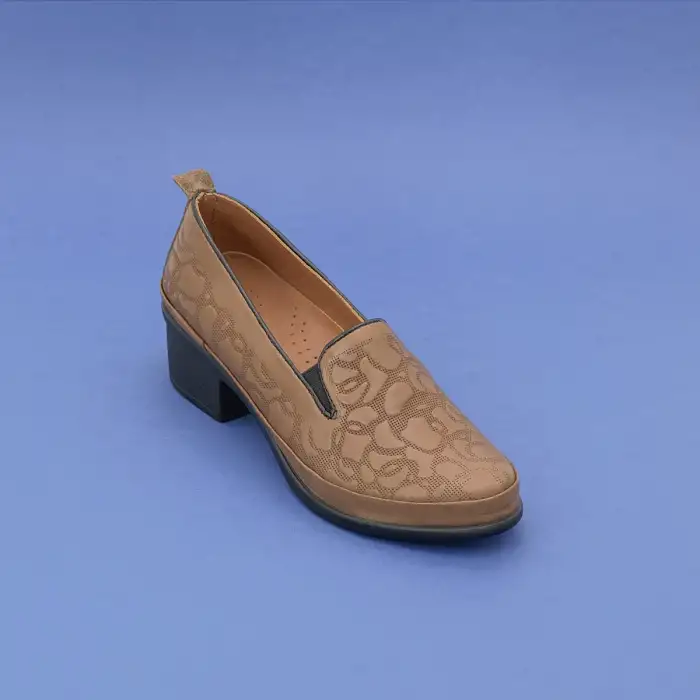 SRK 24604 Hakiki Deri Kısa Topuklu Bayan Ayakkabı Taba