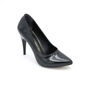 100 EST Klasik Bayan Ayakkabı Stiletto Siyah Rugan