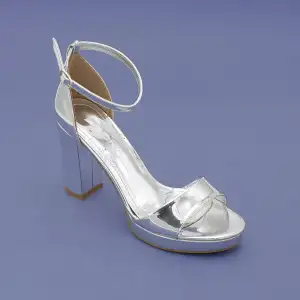 010 BNO Bantlı Bayan Ayakkabı 10 cm Gümüş Ayna