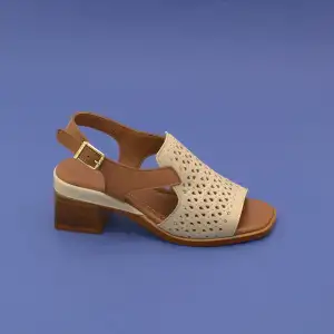 İZZ 12104-1 Hakiki Deri Bayan Sandalet 6 cm Bej