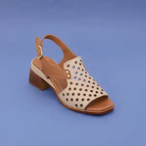 İZZ 12104 Hakiki Deri Bayan Sandalet 6 cm Bej