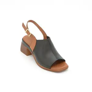 İZZ 12106 Hakiki Deri Bayan Sandalet 6 cm Siyah