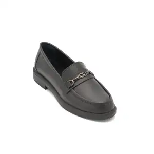 TRP 258 Hakiki Deri Tokalı Bayan Ayakkabı Siyah