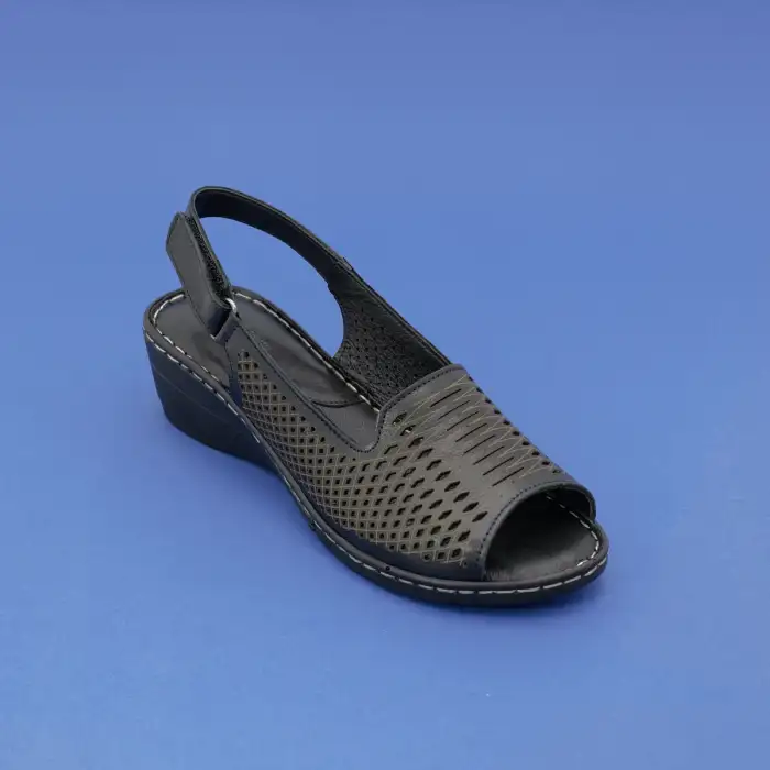 435 İZZ Hakiki Deri Bayan Sandalet Siyah