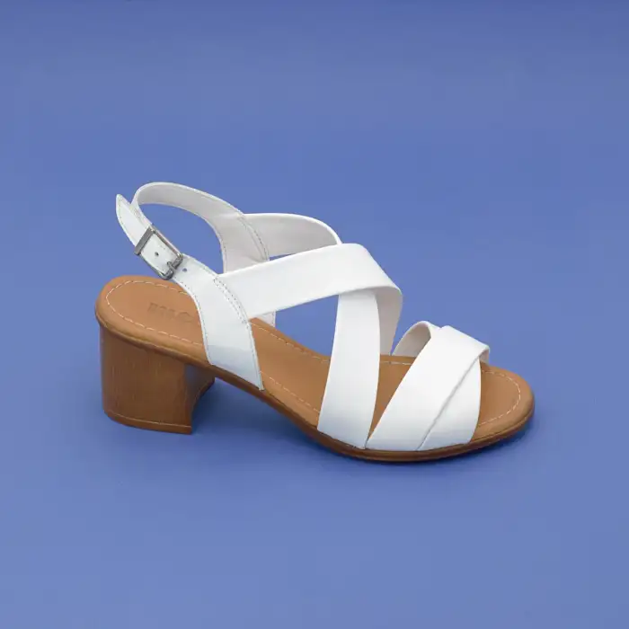 635 IZZ Hakiki Deri Bayan Sandalet Beyaz