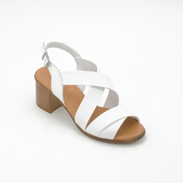 635 IZZ Hakiki Deri Bayan Sandalet Beyaz