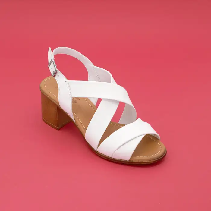 635 IZZ Hakiki Deri Bayan Sandalet Beyaz