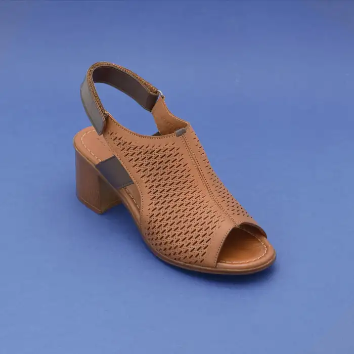 647 IZZ Hakiki Deri Bayan Sandalet Taba