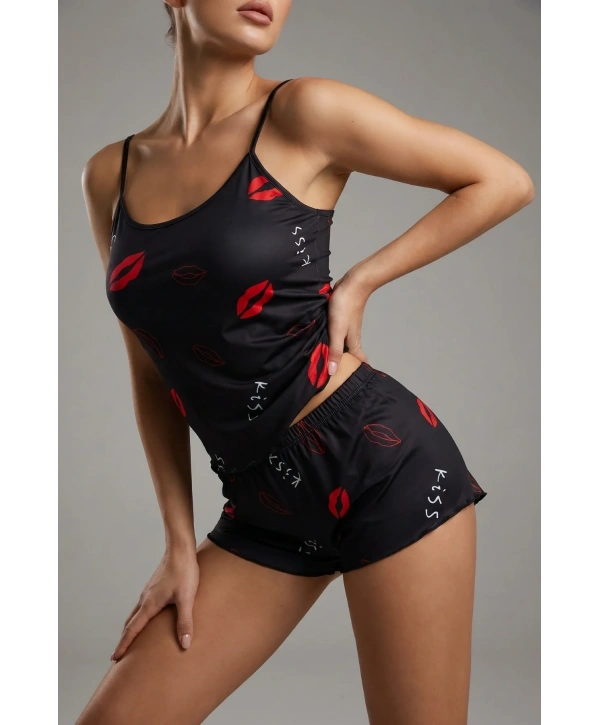 Öpücük Desenli Siyah Askılı Şortlu Kadın Pijama Takımı TM1358