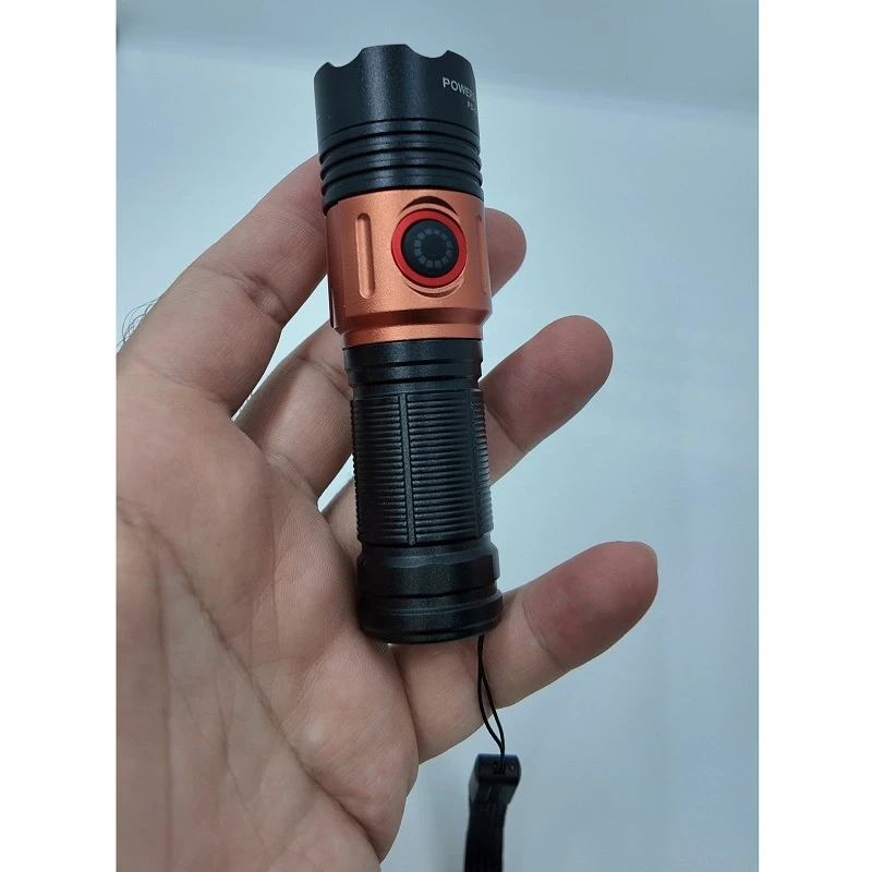 20W Yüksek Zoom Özellikli 1000 Lümen Şarjlı Profesyonel Zoomlu El Feneri