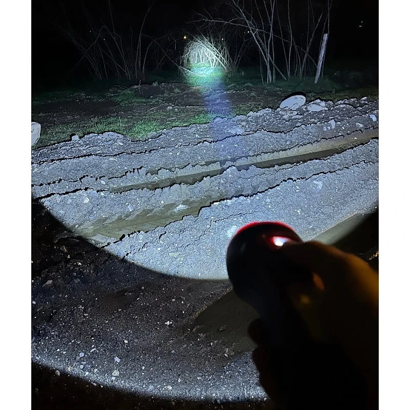 Profesyonel 10W 1000 Lümen Dijital Ekran Şarjlı El feneri Su Geçirmez Kambur Fener