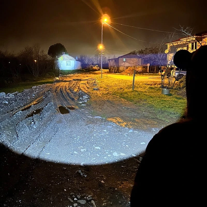 50W 2500 Lümen Nokta Led Aydınlatma Profesyonel Kafa Feneri 10 Saat Çalışma Süresi