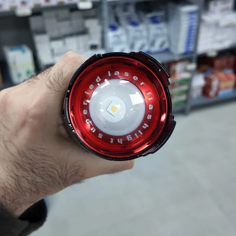 6000 Lümen 60w Profesyonel El Feneri 12.000 Mah Powerbank Özellikli Zoomlu Metal Gövde