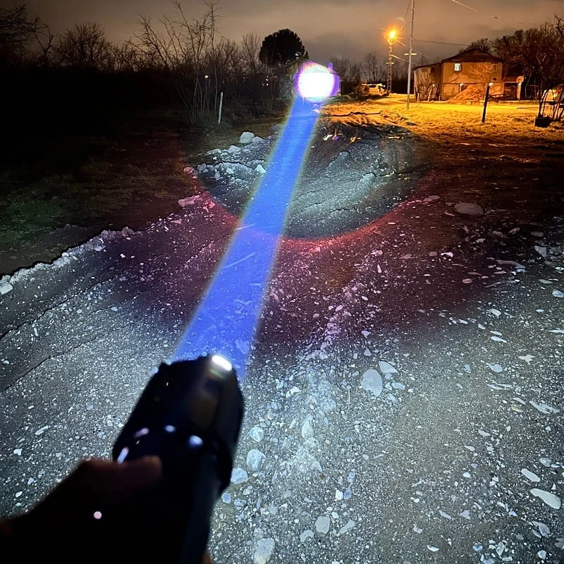 6000 Lümen 60w Profesyonel El Feneri 12.000 Mah Powerbank Özellikli Zoomlu Metal Gövde