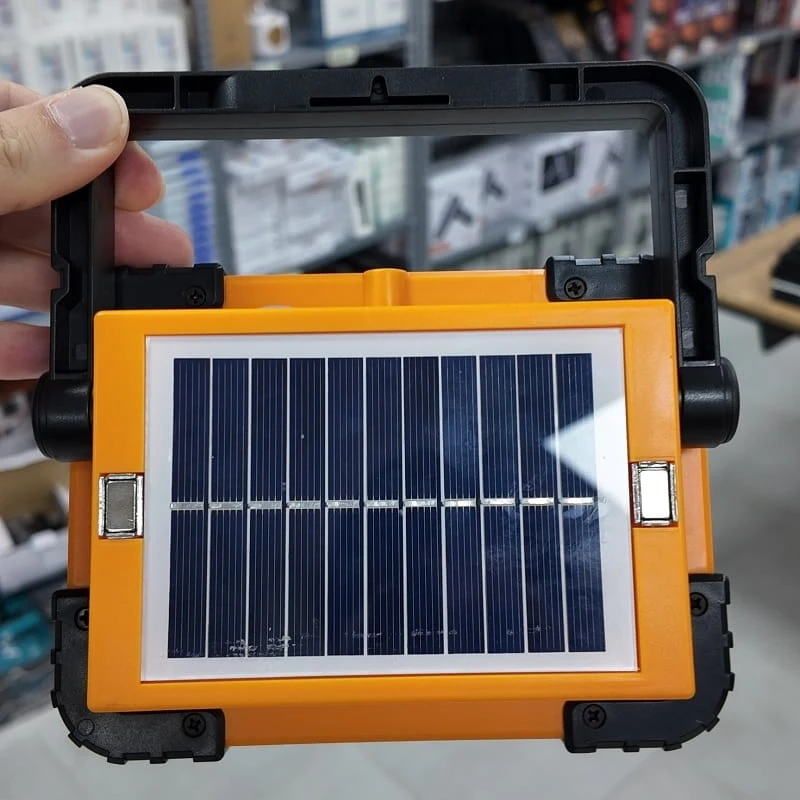 Güneş Enerjili Şarjlı Su Geçirmez Kamp Lambası 8 Saat Çalışan 4000 mAh Solar Kamp Lambası