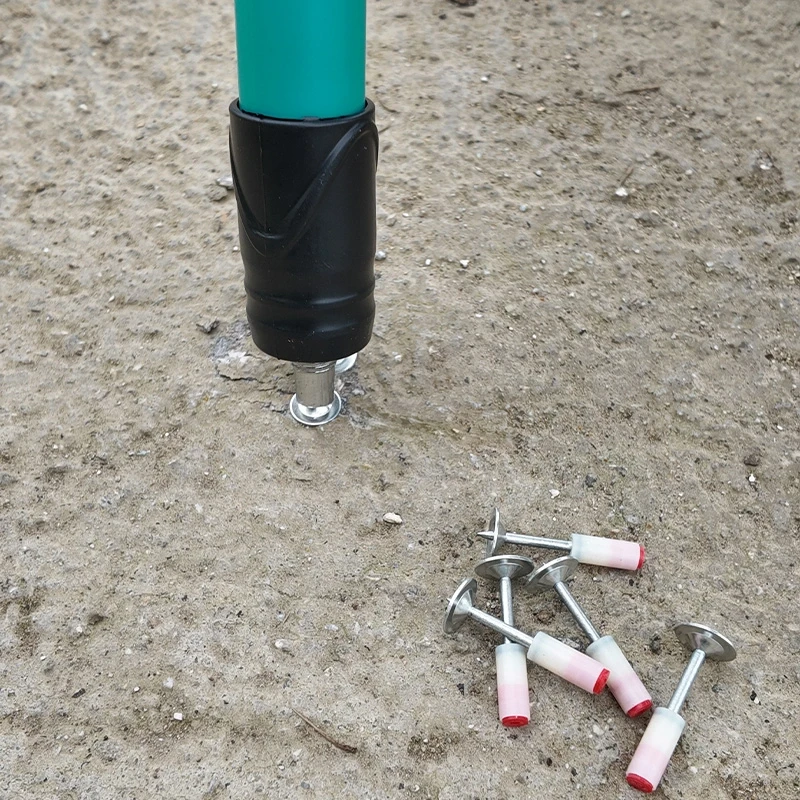 Profesyonel Montaj İçin Beton Duvar ve Çelik Yüzey Çivi Sabitleme Makinesi Çivi Çakma Makinesi 100 Adet Pul Başlı Çivi Hediyeli