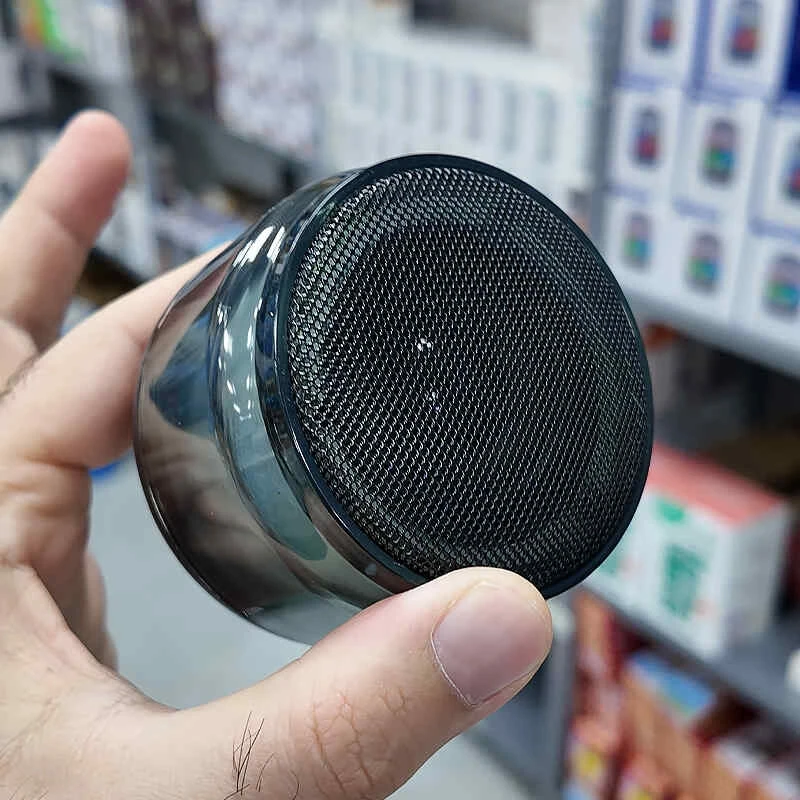 Güçlü Baslı Mini Bluetooth Hoparlör 15 Saat Çalma Süresi RGB Renkli Ledli Parti Hoparlörü