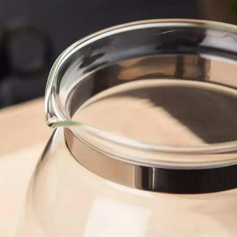 Ateşe Dayanıklı Süzgeçli Cam Demlik 700 ml Siyah