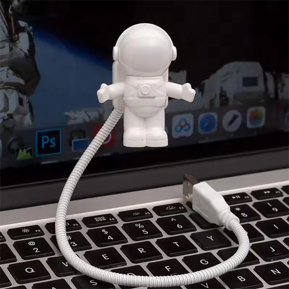 Astronot Lamba Led Usb Gece Lambası Klavye Kitap Okuma Işığı