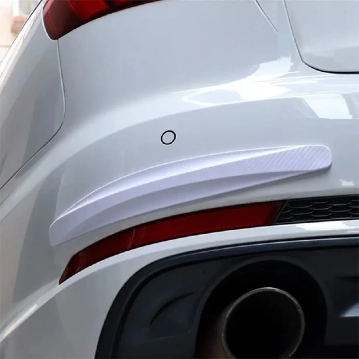 Esnek Araba Tampon Koruyucu Karbon Desenli Beyaz