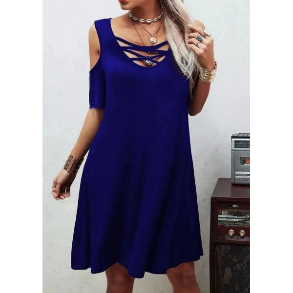 Dekolteli Bağcık Detay Viskon Kumaş Elbise