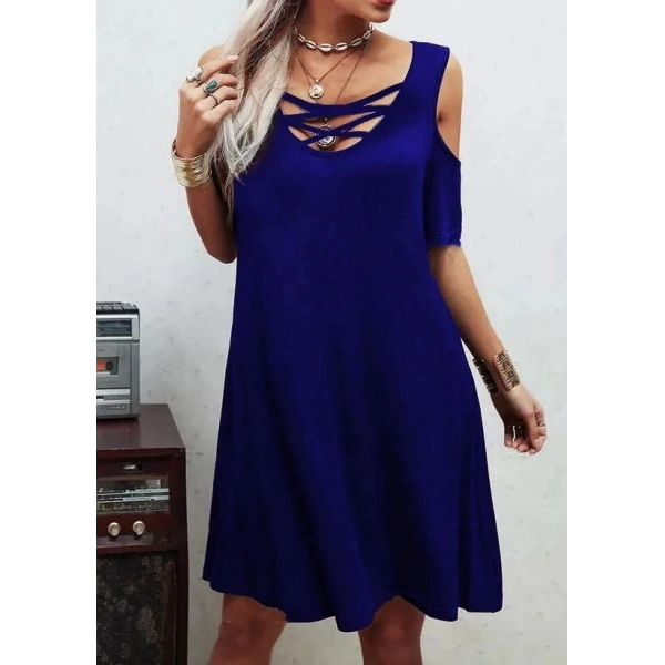 Dekolteli Bağcık Detay Viskon Kumaş Elbise