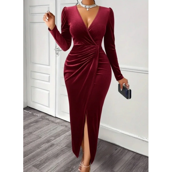 Kadın Uzun Kollu Kruvaze Yaka önünden çapraz Detaylı Uzun Kadife Elbise