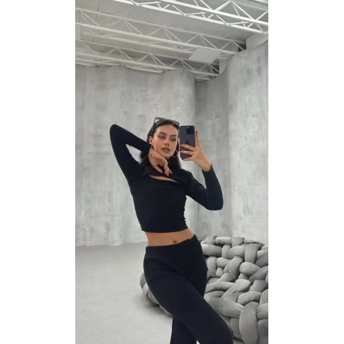 Kadın Uzun Kollu Pencere Detay Göğüs Dekolteli Bluz Ve Bol Paça Pantolon Ikili Takim