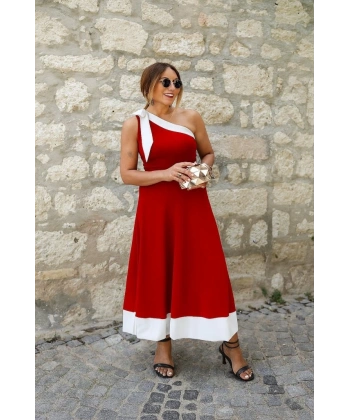 Kadın Tek Omuzu Açık Omuzlardan Kurdela Detaylı çift Renkli Ithal Krep Elbise