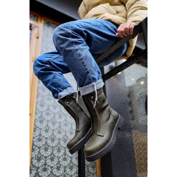 CH027 CST Quebec Erkek Bot HAKI