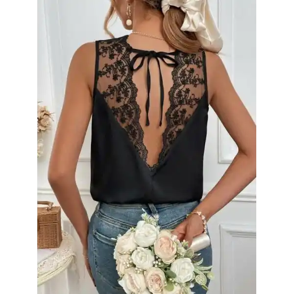 Kadı Askılı V Dantel Yakalı Sırttan Bağcıklı Sandy Bluz