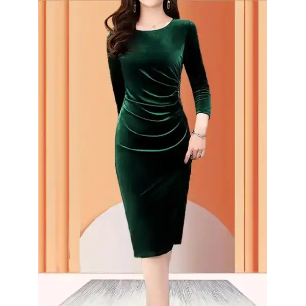 Kadın Uzun Kollu Yakası Açık Yanlardan Büzgülü Taş Detaylı Midi Kadife Elbise