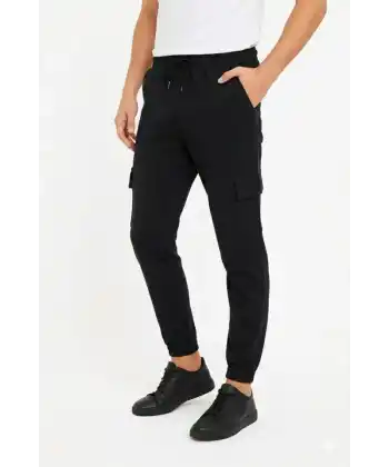 Erkek Siyah Jogger Eşofman Altı Rahat Kalıp, Kargo Cepli, Lastikli Paça, Günlük Spor Pantolon - Siyah