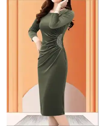 Kadın Uzun Kollu Bot Yaka Yanı Taş Detaylı Midi Kadife Elbise