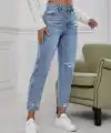 Kadın Açık Mavi Yırtık Mom Fit Kot Pantolon