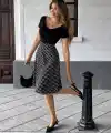 Kadın Kısa Kollu V Yakalı üst Viskon Alt Puantiyeli Kısa örme Krep Elbise