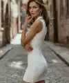 Kadın Omuzlardan Açık Ribanalı V Yaka Formunda Kısa Triko Elbise